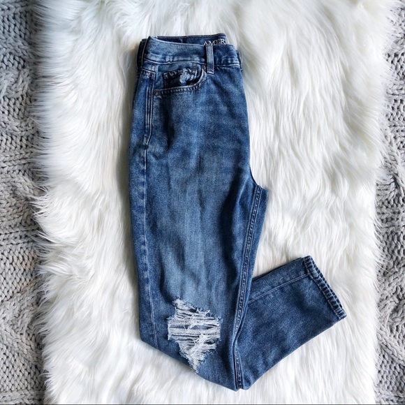 American Eagle Outfitters Denim - High rise mom jeans